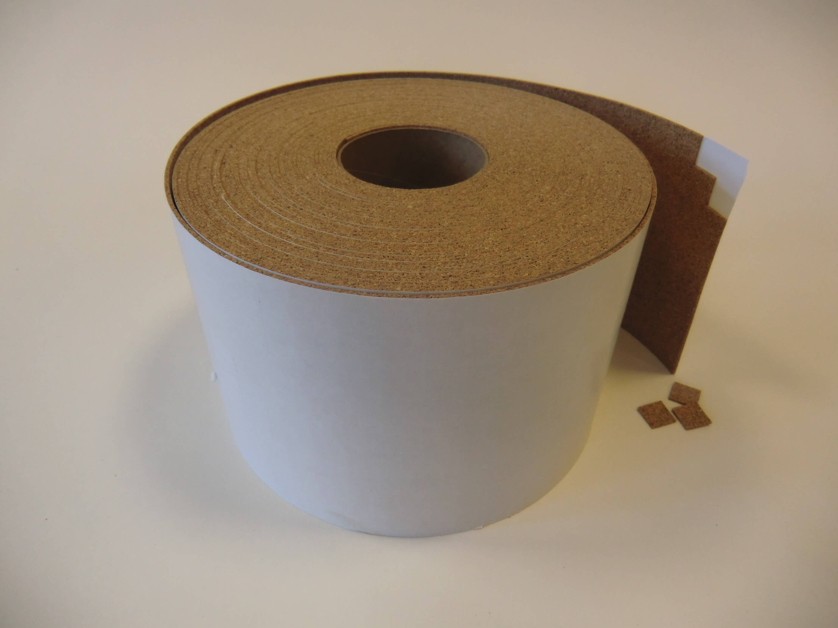 Presskorkplättchen schwach haftend rückstandslos entfernbar