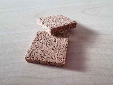 Preview: Presskorkplättchen selbstklebend einseitig selbstklebend (schwach haftend)