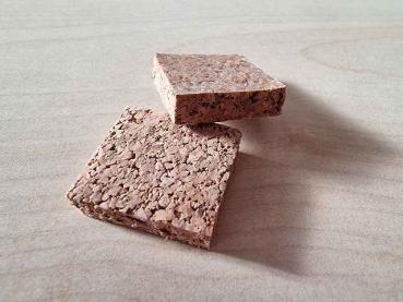 Preview: Presskorkplättchen einseitig selbstklebend (schwach haftend)